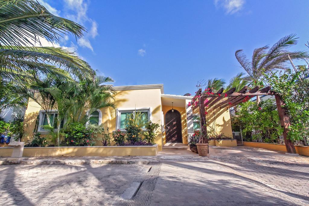 Villa Rebeka - Spectacular Beachfront Oceanview 4 Bedroom - At Playacar Phase I Villa Playa del Carmen
