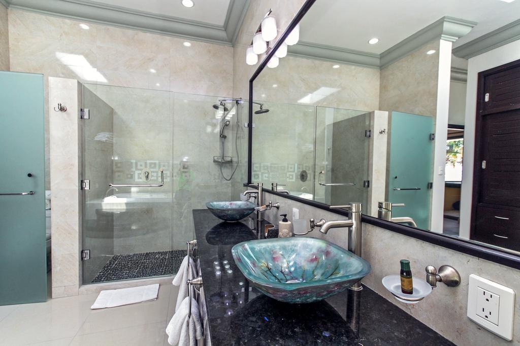 Villa Rebeka - Spectacular Beachfront Oceanview 4 Bedroom - At Playacar Phase I * Playa del Carmen