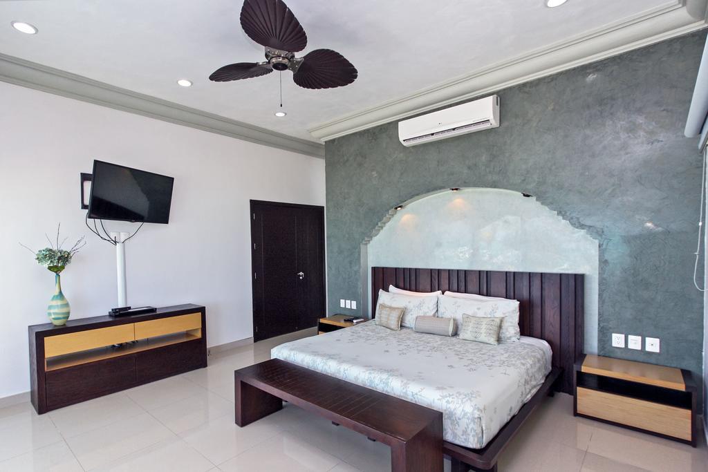 Villa Villa Rebeka - Spectacular Beachfront Oceanview 4 Bedroom - At Playacar Phase I Playa del Carmen
