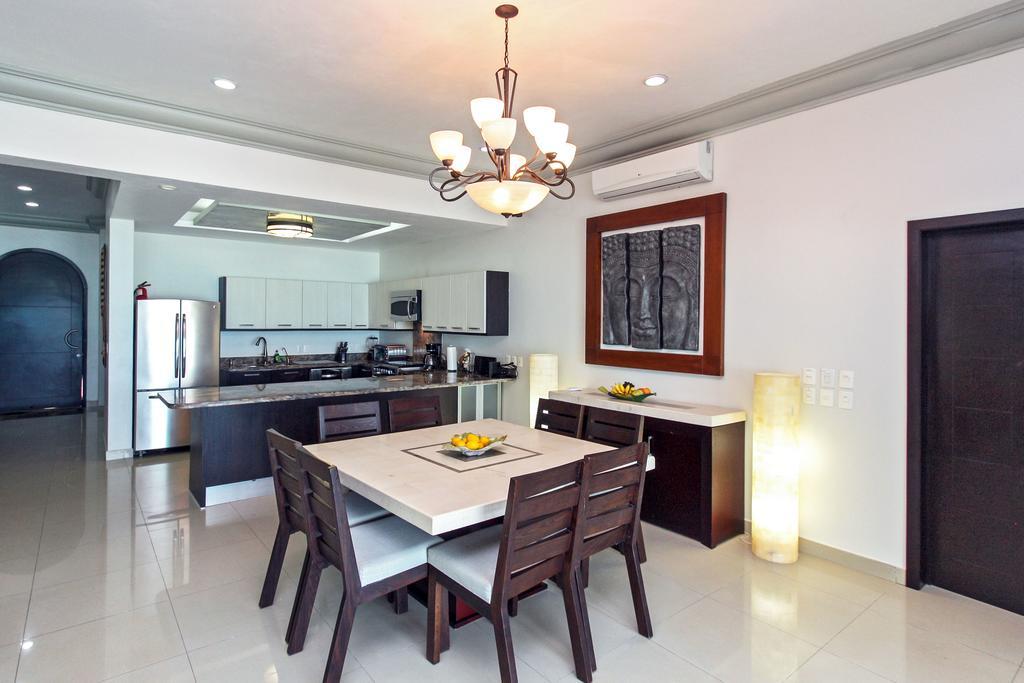 Villa Villa Rebeka - Spectacular Beachfront Oceanview 4 Bedroom - At Playacar Phase I Playa del Carmen