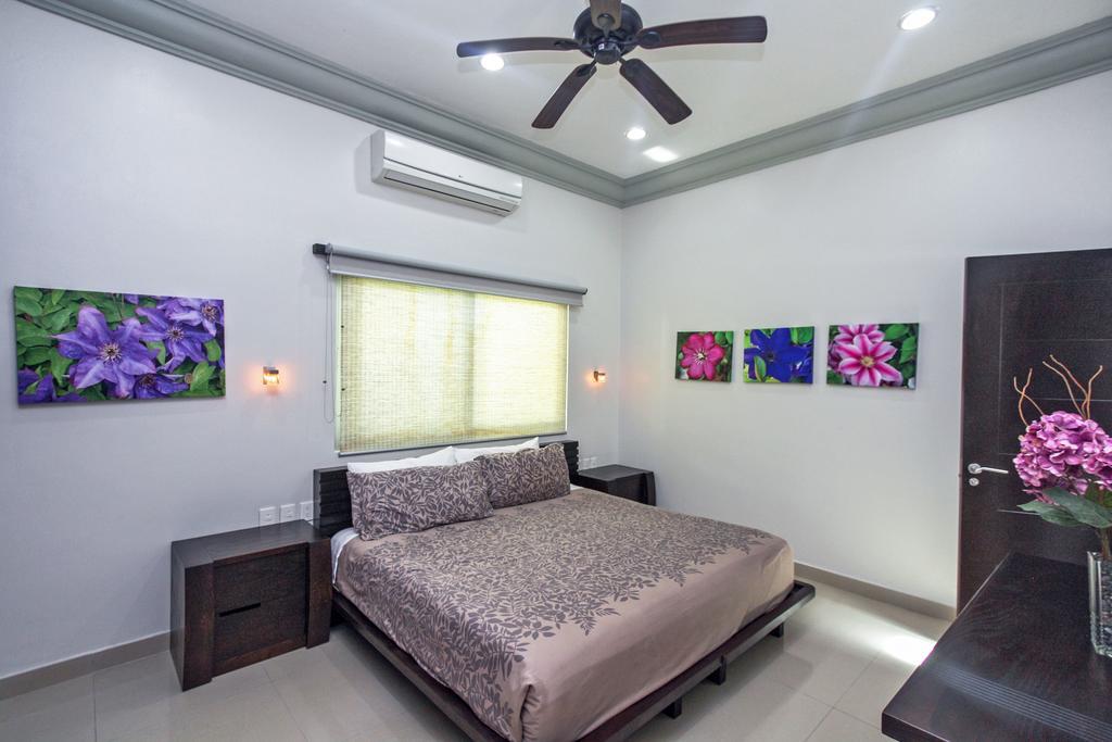 Villa Rebeka - Spectacular Beachfront Oceanview 4 Bedroom - At Playacar Phase I